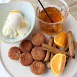 Honey and cinnamon financier